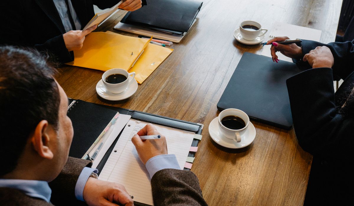 Essential clauses for subcontracting work in the UK